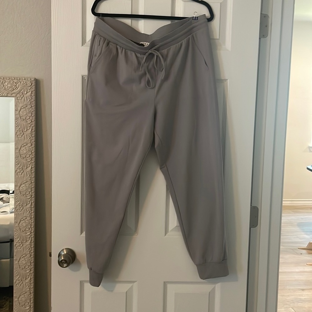 Zoe & Rachel Grey Joggers Size XL